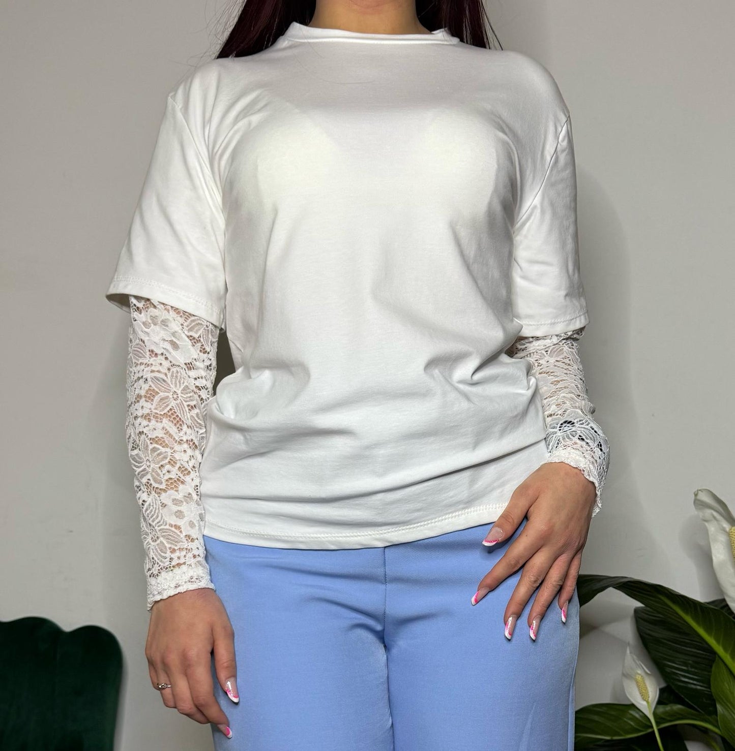 T-shirt manica in pizzo